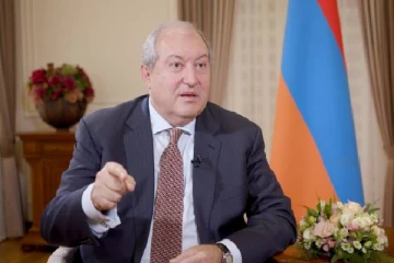 போதிய அதிகாரங்கள் இல்லை; பதவி விலகிய   ஜனாதிபதி!