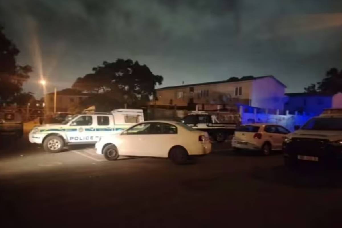 டப்பர்வேருக்குள் இருந்த பெண்ணின் தலை: தங்கை கைது | Woman Arrested Murder Sister Head Tupperware