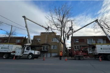 கியூபெக்கில் சீரற்ற காலநிலையினால் மின் தடை: