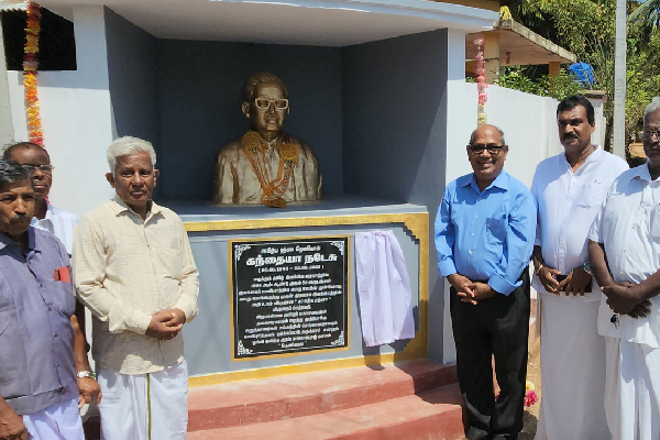 ஈழத்தின் மூத்த எழுத்தாளர் தெணியானின் சிலை வடமராட்சியில் திறப்பு! | Eelam S Senior Writer Theniyan Statue Vadamaratsi