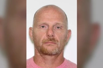 கனடாவில் ஆசிரியர் ஒருவரின் மோசமான செயல்