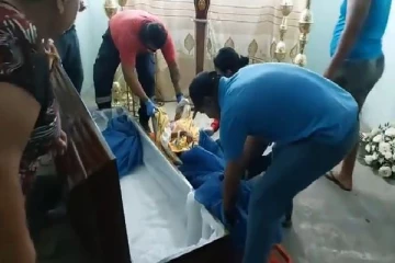 இறுதிசடங்கில் உயிர்த்தெழுந்த பெண்ணால் உறவினர்கள் அதிர்ச்சி