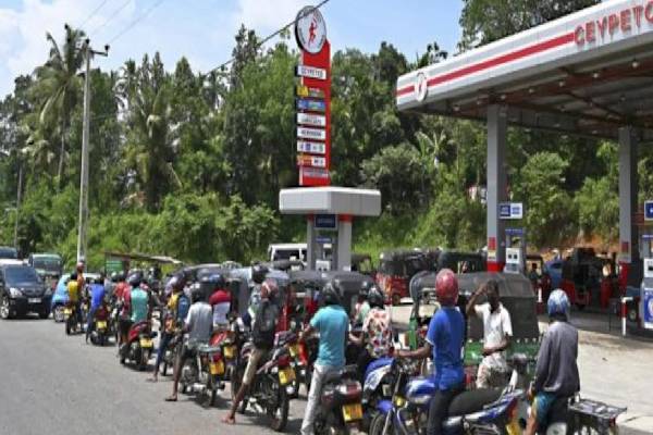 யாழில் எரிபொருள் அட்டை நடைமுறையின் கீழ் எரிபொருள் வழங்க தீர்மானம் | Srilanka Fuel Crisis In Jaffna