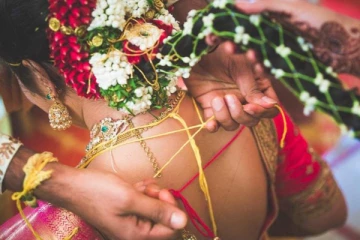 மண மேடையில் திடீரென அக்கா உயிரிழப்பு; மாப்பிள்ளையால் மணப்பெண்ணான தங்கை!