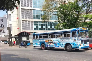 බස් හෝල්ට්වල වාහන නවත්වන රියදුරන්ට පොලීසියෙන් රතු එළියක්