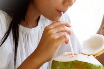 வெயில் காலத்தில் நுங்கு, இளநீர் எப்போ குடிக்கணும் தெரியுமா? - மருத்துவரின் பதில்