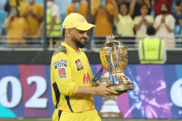 தோனி அடுத்த ஐபிஎல் தொடரில் சென்னை அணிக்காக விளையாட வாய்ப்பே இல்லை - முன்னாள் வீரர்