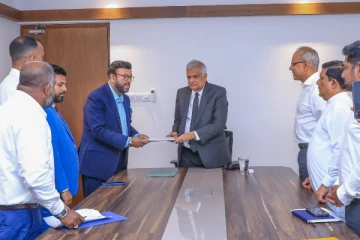 பலவீனமடையும் முஸ்லீம் காங்கிரஸ்: ரணிலுக்கு வலுக்கும் ஆதரவு