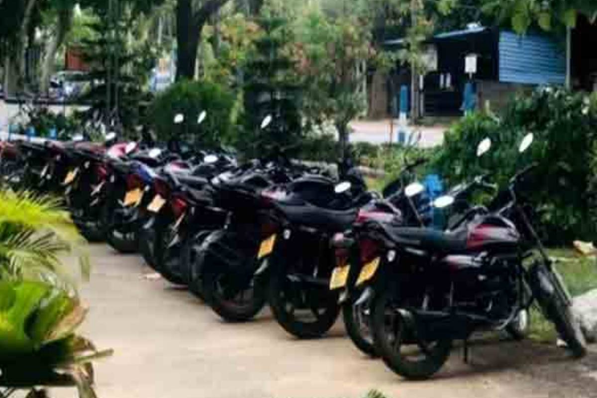 தமிழர் பகுதியில் தலைக்கவசமின்றிப் பயணித்தவர்களுக்கு எதிராக வழக்கு | Case Filed Against Those Traveling Without Helmets தமிழர் பகுதியில் தலைக்கவசமின்றிப் பயணித்தவர்களுக்கு எதிராக வழக்கு | Case Filed Against Those Traveling Without Helmets