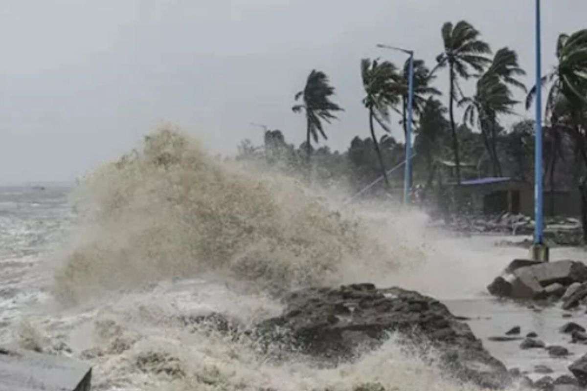 வளிமண்டலவியல் திணைக்களம் சிவப்பு எச்சரிக்கை; நாளை காலைவரை அவதானம்! | Department Of Meteorology Issues Red Warning வளிமண்டலவியல் திணைக்களம் சிவப்பு எச்சரிக்கை; நாளை காலைவரை அவதானம்! | Department Of Meteorology Issues Red Warning