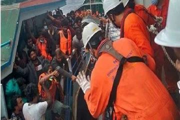 சர்வதேச கடலில் தத்தளித்த 303 இலங்கையர்கள் தொடர்பில் விடுக்கப்பட்டுள்ள அவரச கோரிக்கை (video)