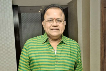 நிகழ்ச்சியை விட்டு கிளம்பிய ராதா ரவி! வாய்பேச முடியாமல் நின்ற தலைவர்! கூட்டத்தில் நடந்த சம்பவம்!
