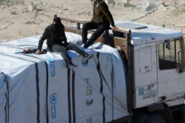 இஸ்ரேல் - காசா போர் நிறுத்தம் ; காஸாவுக்கு 900 லொரிகளில் உதவி