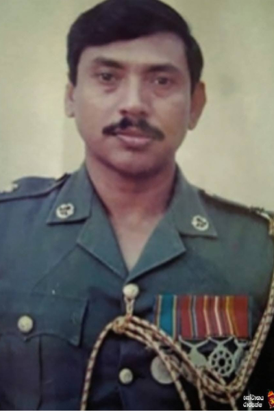 ඔබ ආදරය කරන චරිතවල ඔබ නොදුටු තරුණ වියේ ජායාරුප  | Famous People Hidden Images Politicians Actors