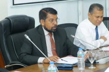 දිස්ත්‍රික් සංවර්ධන කටයුතු වේගවත් කරයි