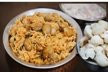 ஊரே மணக்கும் மஷ்ரூம் பிரியாணி செய்ய தெரியுமா?