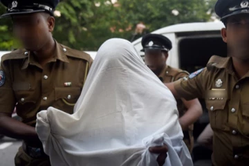 முன்னணி பாடசாலை ஒன்றின் அதிபர் செய்த மோசமான செயல்