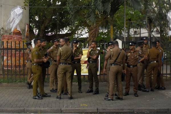 மோட்டார் சைக்கிள்கள் நேருக்கு நேர் மோதி கோர விபத்து ; இரண்டு பேர் பலி | Two Killed In Head On Motorcycle Collision