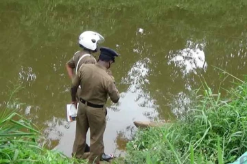 பற்றைக்குள் இருந்து மீட்கப்பட்ட ஆணின் சடலம்!