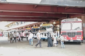 ඉන්ධන මිල අඩු කිරීමත් සමග බස් ගාස්තු ගැන ඇහෙන අලුත්ම කතාබහ..