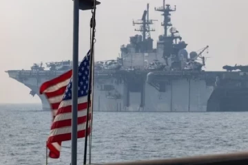 போர்க்கப்பலில் இருந்து அமெரிக்கா மீண்டும் தாக்குதல்