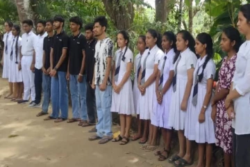 උසස්පෙළ ප්‍රති­ඵල 100%ක් පෙන්නලා ළමයි 57න් 21ක් කැම්පස් යවපු අමු­ණෙ­ක­ඳුර ඉස්කෝලේ විදුහල්පති කියන කතාව මෙන්න