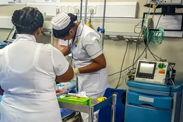 வயல் வெளியில் கண்டெடுக்கப்பட்ட சிசு; தாதியர்களுக்கு பாராட்டு