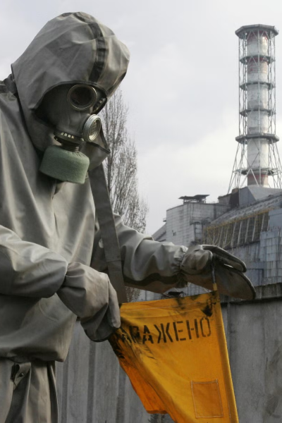 அணு உலை வெடித்த இடத்தில் கதிரியக்கத்தையும் மீறி செழித்து வளரும் பூஞ்சை | Mysterious Fungus Thriving In Chernobyl Radiation