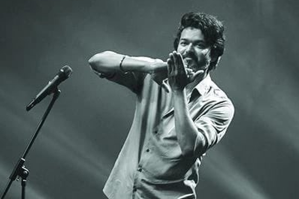 நடிகர் விஜய்யின் புதிய ஹேர் ஸ்டைலுக்கு இவர் தான் காரணம்.. வெளிவந்த அவருடைய புகைப்படம் | Vijay Hair Stylist Photo நடிகர் விஜய்யின் புதிய ஹேர் ஸ்டைலுக்கு இவர் தான் காரணம்.. வெளிவந்த அவருடைய புகைப்படம் | Vijay Hair Stylist Photo