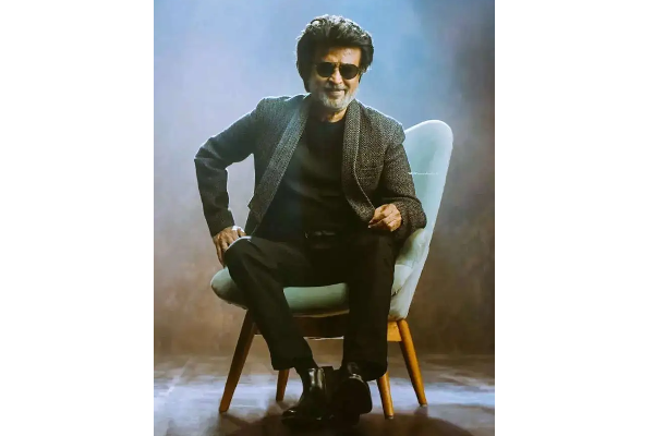 சூப்பர் ஸ்டார் ரஜினிகாந்த் ஹாலிவுட் பாப் பாடகியுடன் இருக்கும், இந்த போட்டோவை பார்த்துள்ளீர்களா ! | Super Star With Samantha Fox