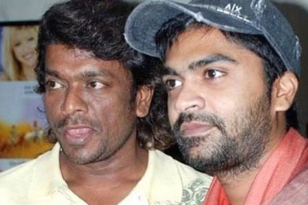 இந்த புகைப்படத்தில் பார்த்திபனுடன் இருக்கும் நட்சத்திரம் யார் தெரியுமா.. இதோ பாருங்க | Silambasan Childhood Viral Photo