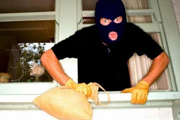 மட்டக்களப்பில் பல திருட்டு சம்பவங்களுடன் தொடர்புடைய இளைஞர் கைது