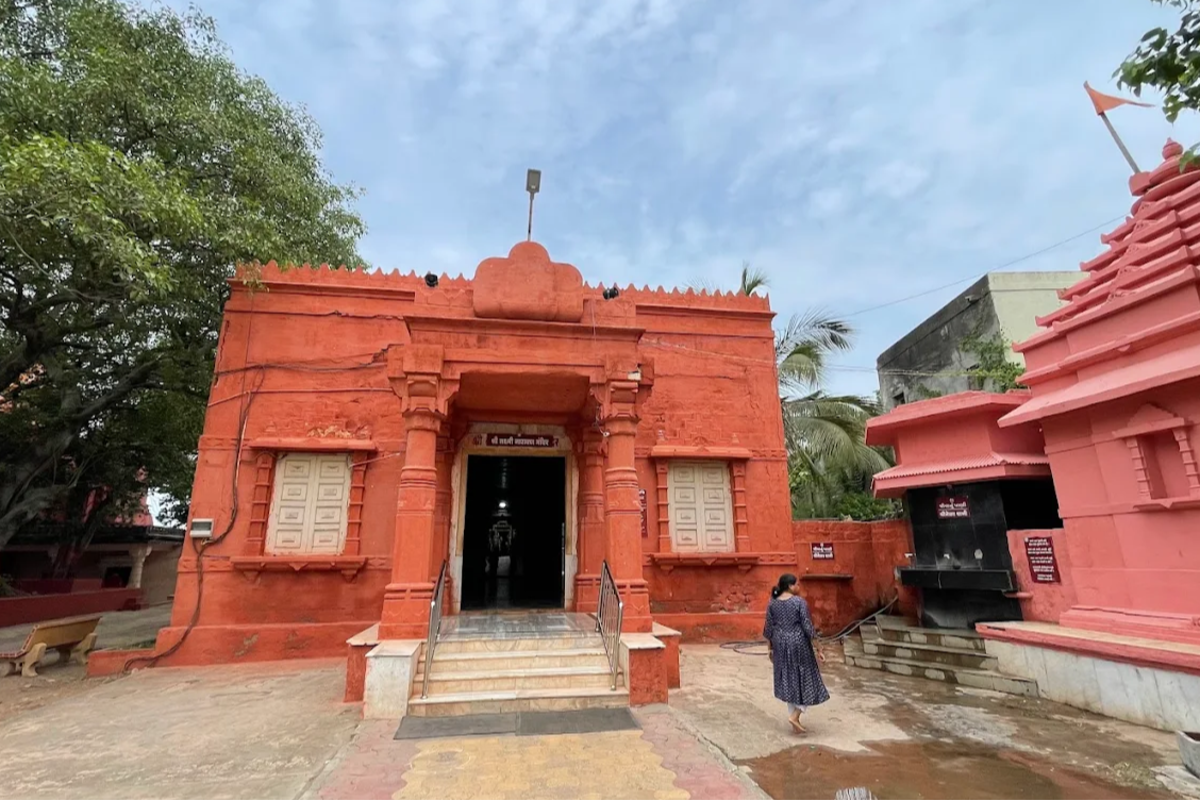 பகவத் கீதைக்கு அர்ப்பணிக்கப்பட்ட கோவில் எங்கு இருக்கிறது தெரியுமா? | Gita Mandir In Somnath