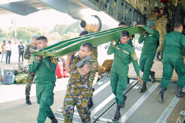 இலங்கைக்கு கைகோர்க்க வந்திறங்கிய இந்தியவின் மற்றுமொரு விமானம் | Another Indian Flight Lands To Support Sri Lanka இலங்கைக்கு கைகோர்க்க வந்திறங்கிய இந்தியவின் மற்றுமொரு விமானம் | Another Indian Flight Lands To Support Sri Lanka