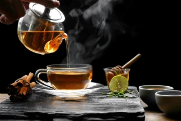 மதிய வேளையில் அதிகமாக சாப்பிட்ட உணர்வா? அப்போ இந்த டீயை அருந்துங்கள்