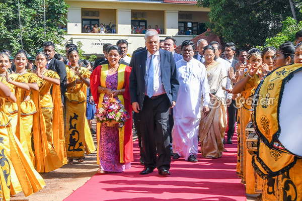 நாட்டில் கல்வி முறையை மாற்றாவிட்டால் எதிர்காலம் இல்லை: ஜனாதிபதி ரணில் விக்ரமசிங்க (Photos) | Education System Should Be Changed Ranil