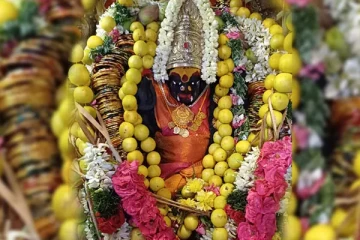 மதுரை அலங்காநல்லூர் வெக்காளியம்மன் கோவிலில் வளைகாப்பு விழா