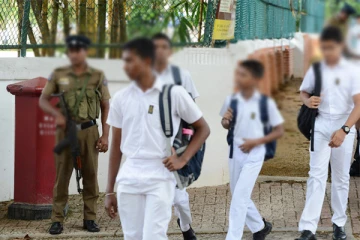 தொலைபேசியை அதிபர் பறித்ததால் மாணவன் எடுத்த விபரீத முடிவு