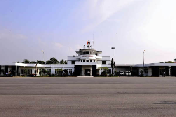 இலங்கையில் பாரிய விமான விபத்துக்களை ஏற்படுத்தும் ஆபத்தான சுவர் | Dangerous Wall In Colombo For Flights