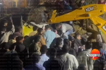 කන්දට යට වුණ බස් රථයේ මිය ගිය මගීන් සංඛ්‍යාව 18ක් දක්වා ඉහළට [UPDATE]