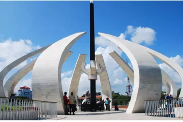 மெரினாவில் நினைவிடங்களுக்கு பொதுமக்கள் செல்ல தடை!