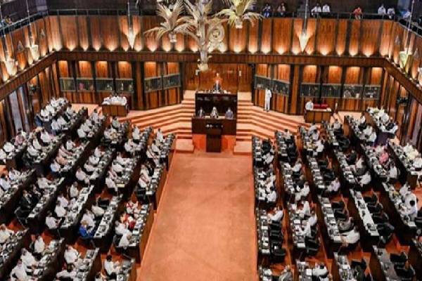 பொலிஸ் இடமாற்றம் குறித்து நாடாளுமன்றத்தில் வெடித்தது சர்ச்சை | Parliament Over Police Transfer Discussion