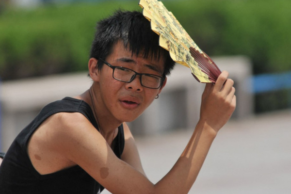 சீனாவில் சுட்டெரிக்கும் வெப்பதால் ஏற்பட்ட தடை! | Prohibition Caused By Scorching Heat In China