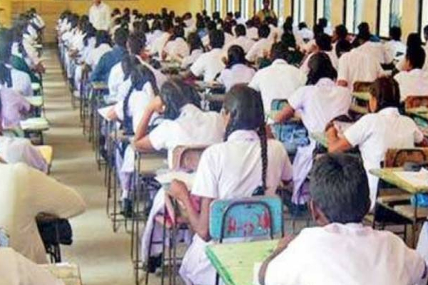 பிரபல பாடசாலையில் மாணவர்களிடமிருந்து 9 லட்சத்திற்கு மேற்பட்ட ரூபா அறவீடு! | 9 Lakh Rupees Charity From Students Blamed Parents