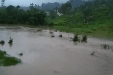 பொகவந்தலாவ பிரதேசத்தில் நீரில் மூழ்கிய பல பகுதிகள்