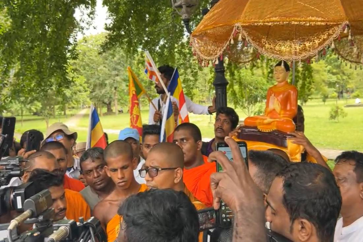 3வது நாளாகவும் நீடிக்கும் பிக்குகளின் சத்தியாகிரகப் போராட்டம் | Protest At Colombo 3வது நாளாகவும் நீடிக்கும் பிக்குகளின் சத்தியாகிரகப் போராட்டம் | Protest At Colombo
