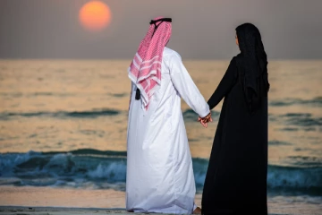 விவாகரத்து கொடுக்கவில்லை என்றால் நிர்வாணமாக ஊர்வலம் செல்வேன்..!மிரட்டிய மனைவி..