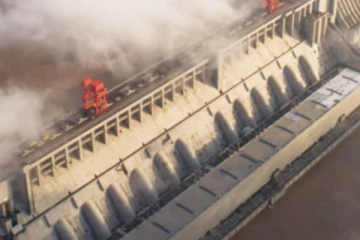 சீனாவில் தொடரும் கனமழை.. உடையும்  நிலையில் அணைகள்.. சர்வதேச அளவில் பொருளாதாரம் பாதிக்குமா?