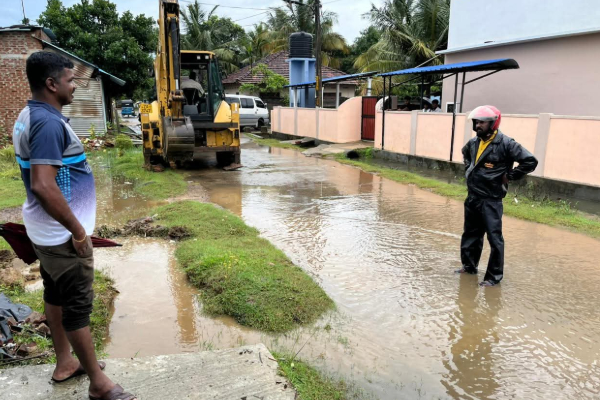 திருகோணமலையில் வீதிகளில் வெள்ளம் | Flooding On The Streets In Trincomalee திருகோணமலையில் வீதிகளில் வெள்ளம் | Flooding On The Streets In Trincomalee