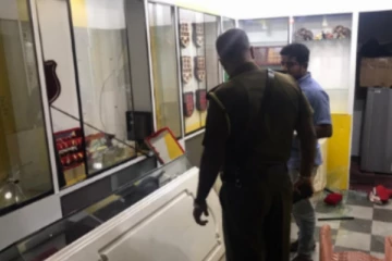 வாள்களுடன் நகைக்கடைக்குள் புகுந்த கொள்ளையர்கள்! பொலிஸார் வெளியிட்ட தகவல்